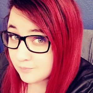 Meet your Posher, Dominique